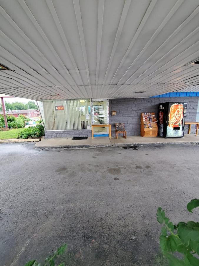 Gray Plaza Motel West Frankfort Zewnętrze zdjęcie